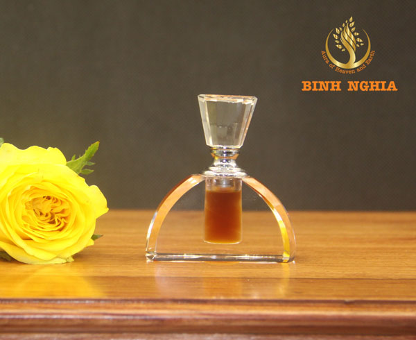 Agarwood Oil (Oud oil)