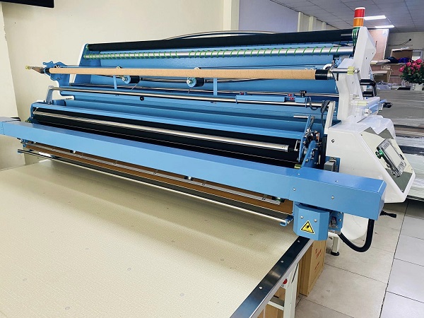 Automatic Fabric Spreading Machine