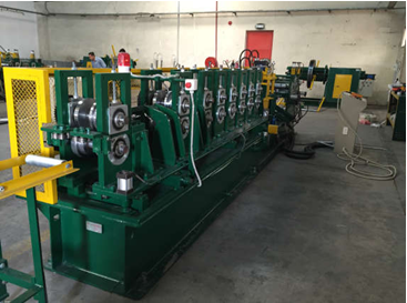 Cable/ ladder and trunking auto interchangeable roll forming machine