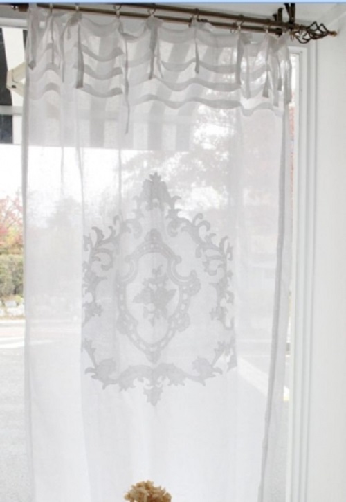 Embroidery curtain