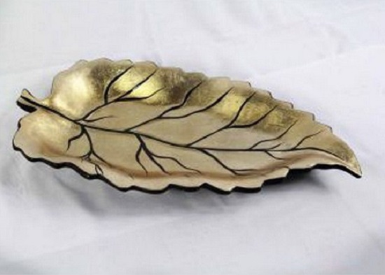 Leaf shaped plate