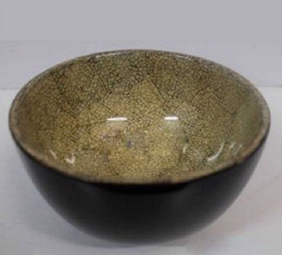 Eggshell lacquer bowl