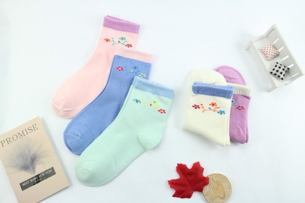 Women`s bobby socks