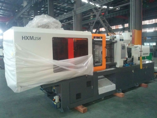 Injection Molding Machine For Disposable Spoons And Containers