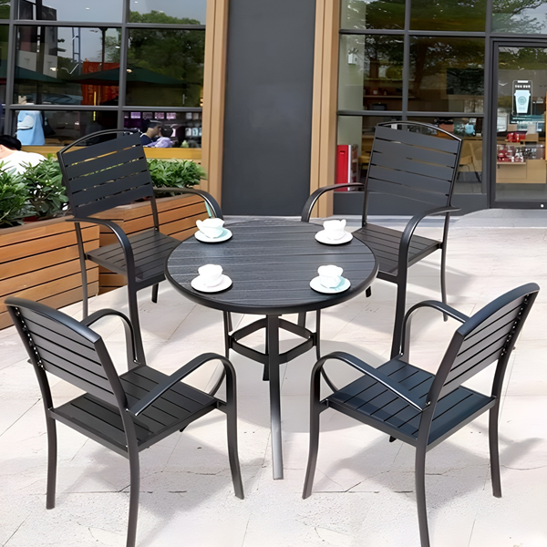 Outdoor Patio Chairs and Tables